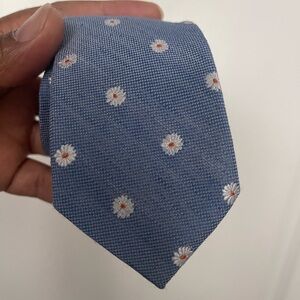 Nordstrom Blue Tie with flowery design Sz OS